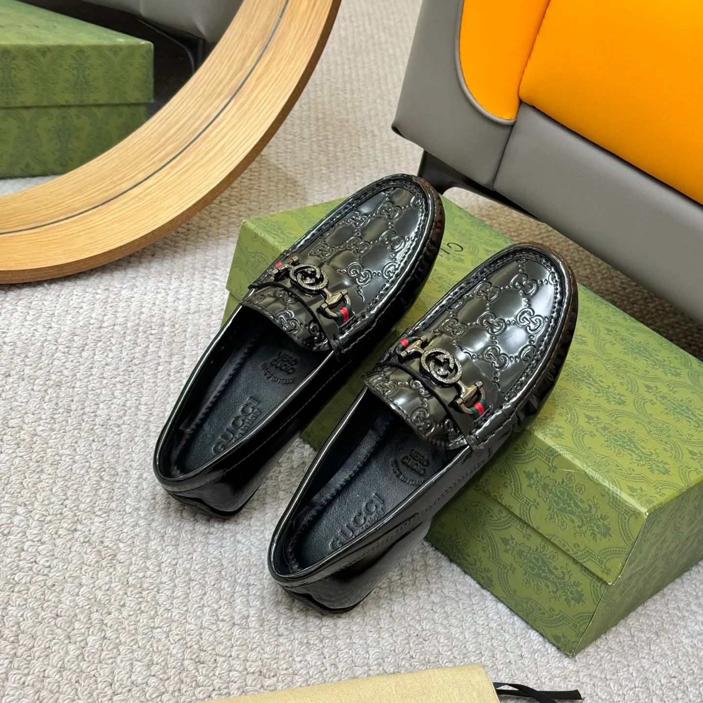 Men's shoes 💰420 (Yangli) Gucci* - the top version of Gucci classic beanie shoes! It is made of imported original cowhide and has a comfortable first layer of sheepskin lining! Original wear-resistant rubber outsole! High quality products! Size 38-46, with shoe dial, cloth bag, card